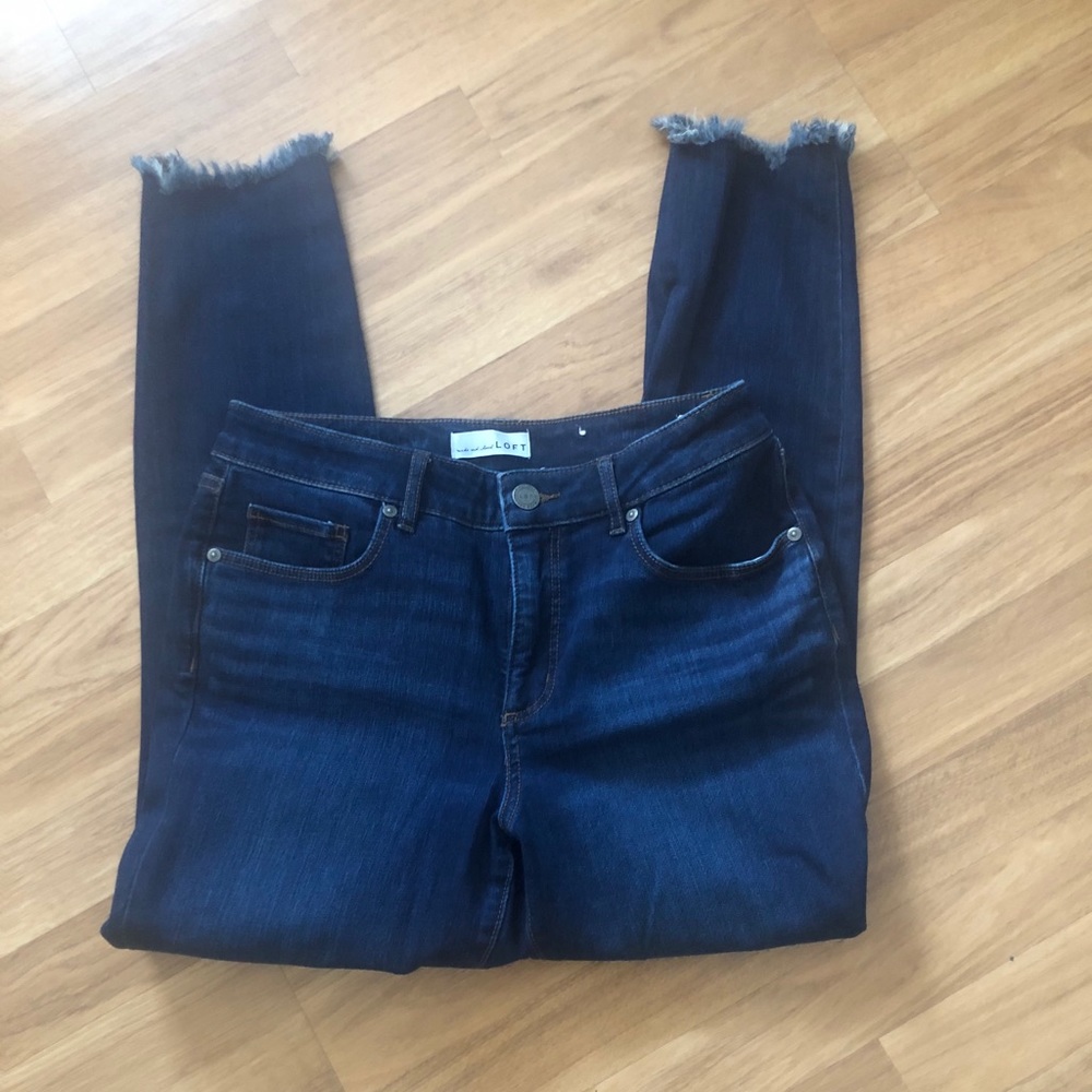 Loft Skinny Jeans - Distressed hem Sz 6